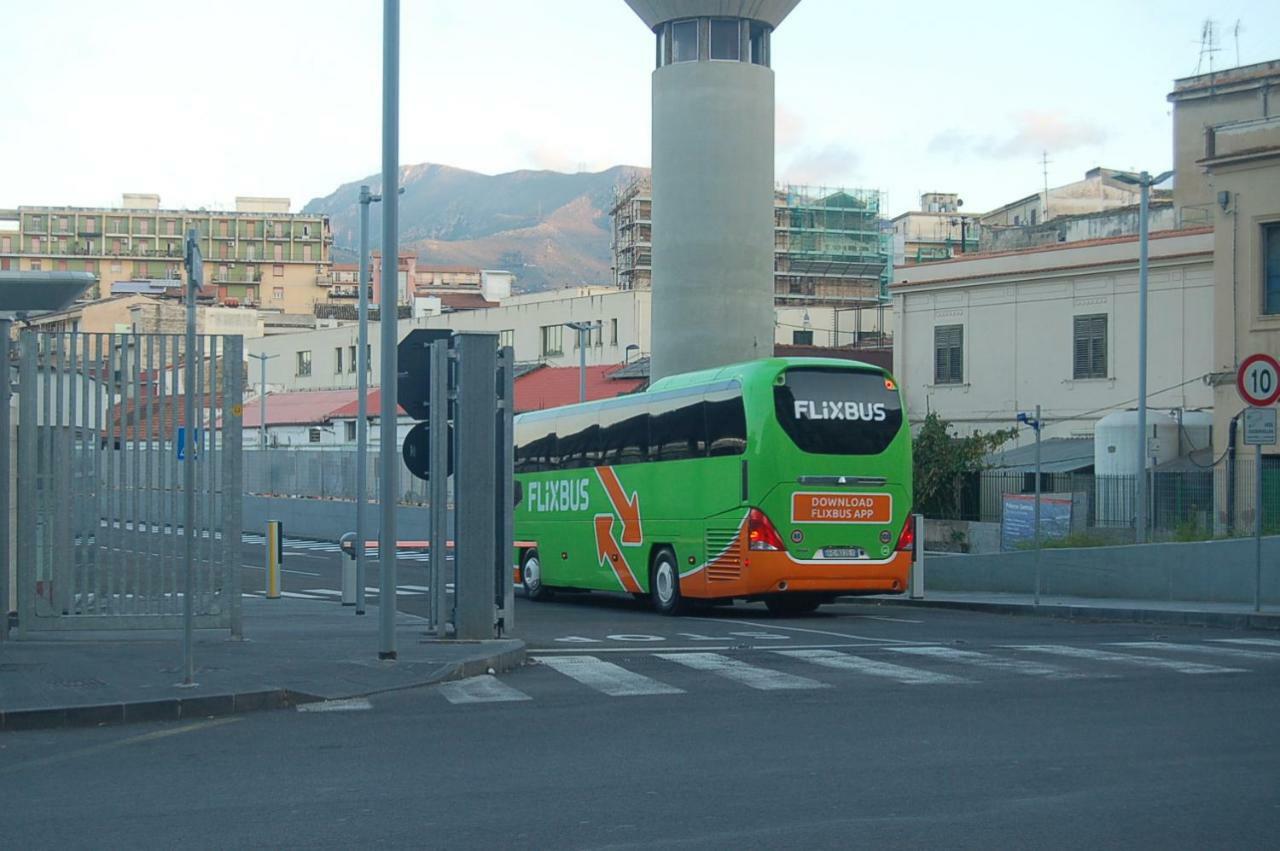 Terminal Bus Cairoli Bed and Breakfast Palermo Exterior foto