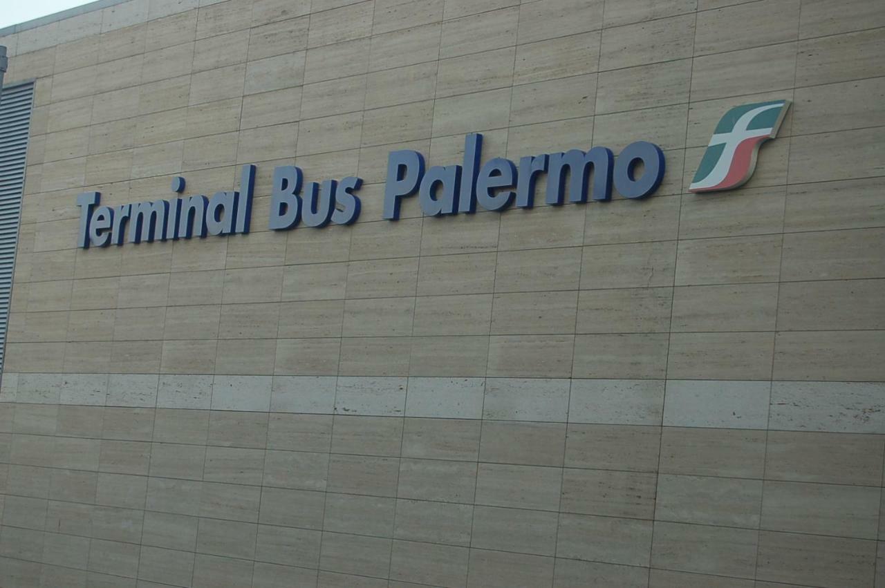 Terminal Bus Cairoli Bed and Breakfast Palermo Exterior foto